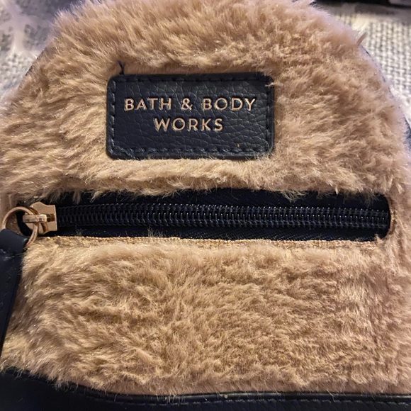 Bath and body works small book bag with Dream Bright gift set - Picture 2 of 2